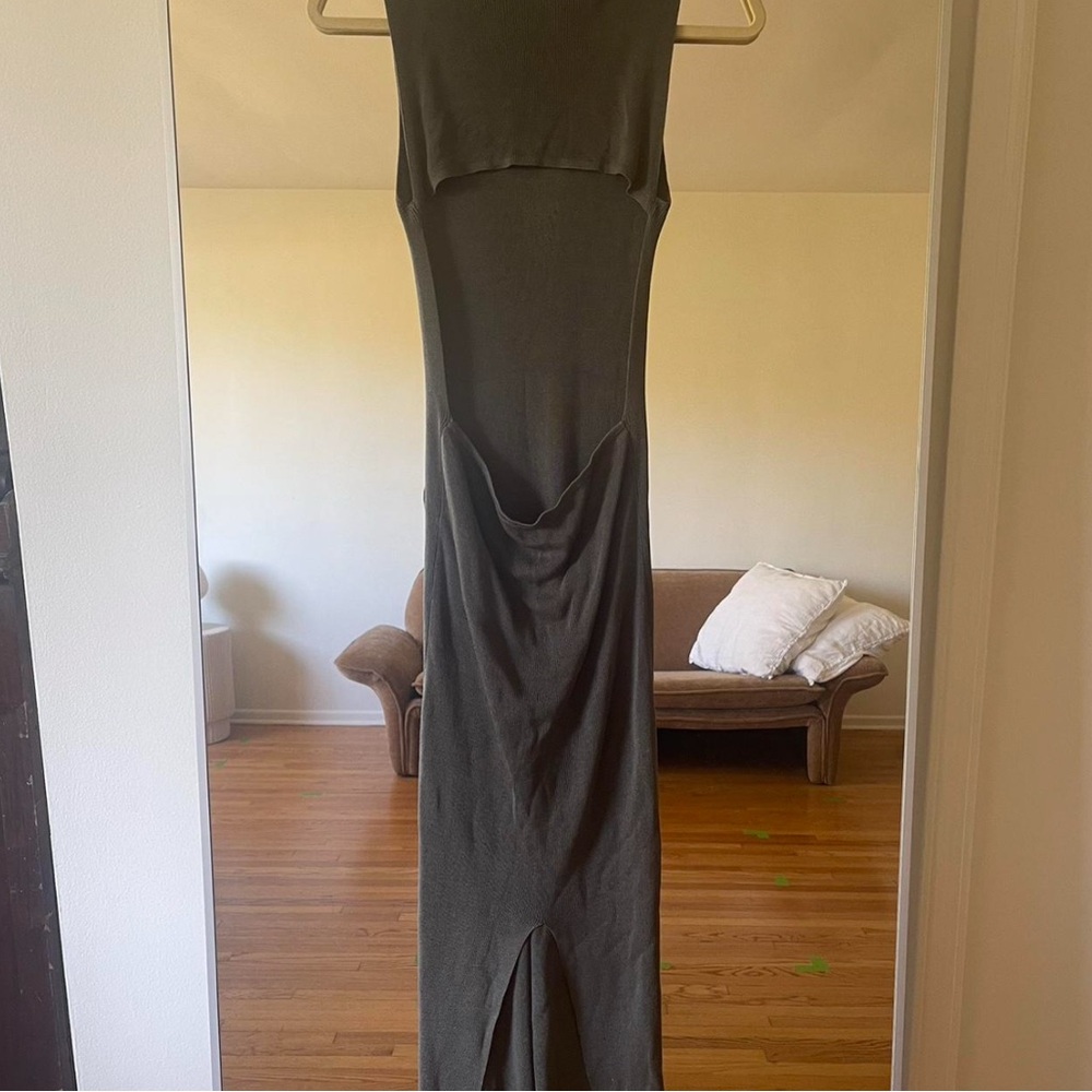 St. Agni Backless Midi Dress - Picture 2 of 5